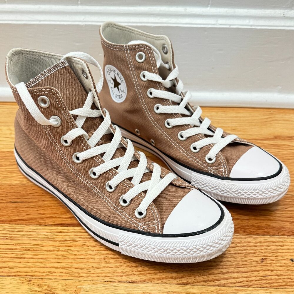 Converse High Tops in Hot Tea Brown (W9/M7)